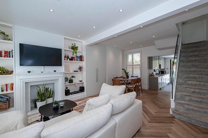 3 Bedroom Terraced House To Rent In Morrison Street, Battersea, London, SW11