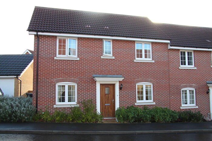 3 Bedroom Semi Detached House To Rent In Kittiwake Court, Stowmarket, Suffolk, IP14