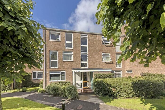 1 Bedroom Flat To Rent In Harrowdene Gardens, Teddington, TW11