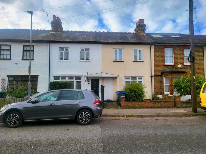 3 Bedroom Town House To Rent In Tolworth Road, Surbiton, KT6