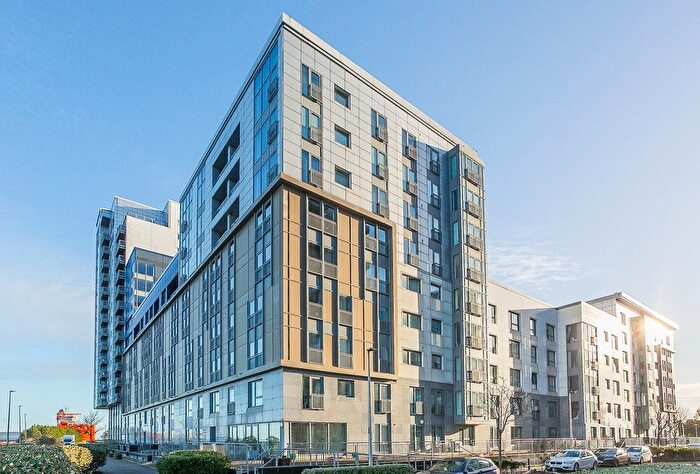 3 Bedroom Flat For Sale In Western Harbour Breakwater, Edinburgh, EH6