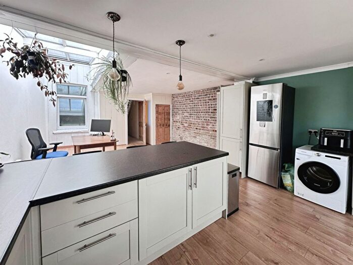 2 Bedroom End Of Terrace House For Sale In Brynmill Avenue, Brynmill, Swansea, SA2