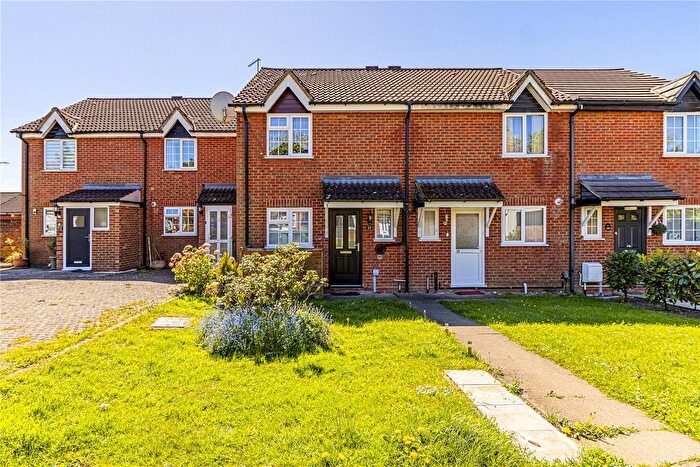 3 Bedroom Detached House To Rent In Bray Close, Borehamwood, Hertfordshire, WD6