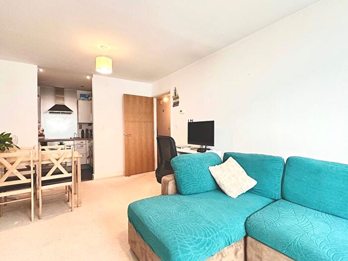 1 Bedroom Apartment To Rent In Neutron Tower, East India, E14