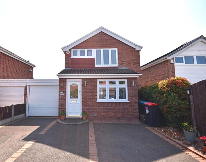 3 Bedroom Link Detached House For Sale In West Vale, Neston, CH64