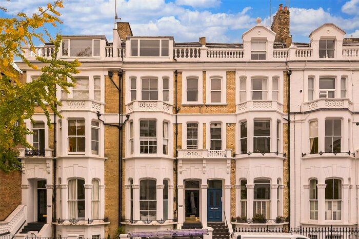 2 Bedroom Flat To Rent In Coleherne Road, Earls Court, London, SW10