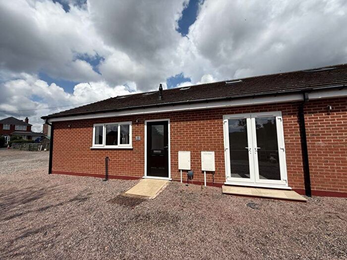 4 Bedroom Semi-Detached House To Rent In Dales Green, Stoke-On-Trent, ST7