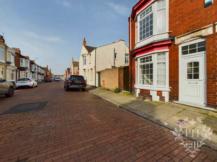 3 Bedroom End Of Terrace House To Rent In Bush Street, Middlesbrough, TS5