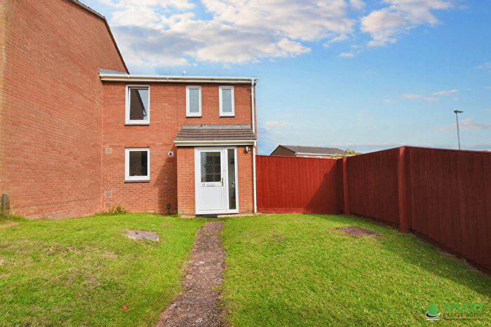 3 Bedroom End Of Terrace House For Sale In Tintagel Close, Exeter, EX4