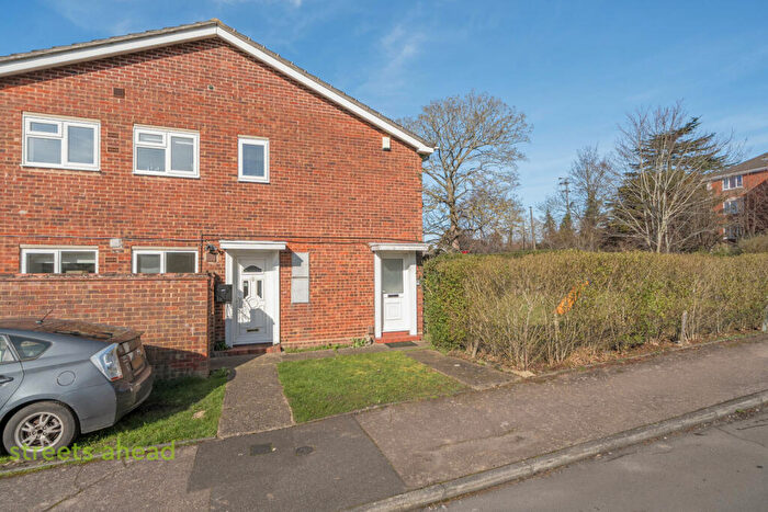 2 Bedroom Apartment For Sale In St. Anns Way, South Croydon, CR2