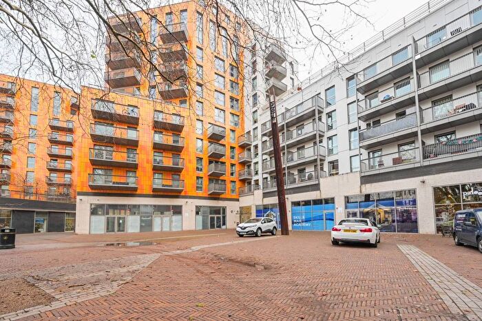 1 Bedroom Flat For Sale In Rathbone Market, Canning Town, London, E16