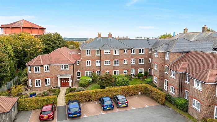 1 Bedroom Flat For Sale In Barnes Lodge, Wessex Road, Dorchester, DT1