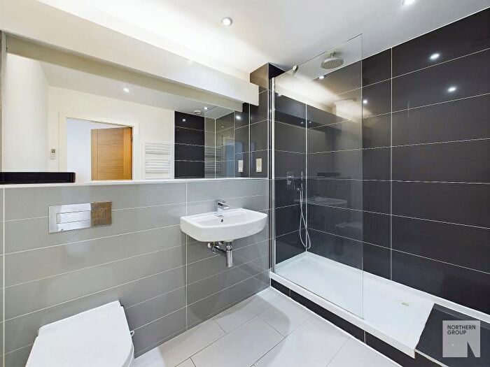 1 Bedroom Apartment To Rent In Apt . :: Ice Plant, M4