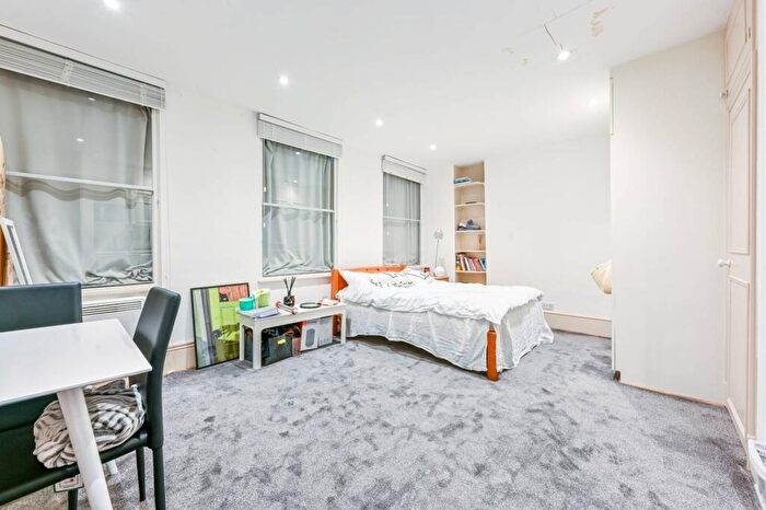 Studio To Rent In Colebrooke Row, Islington, London, N1