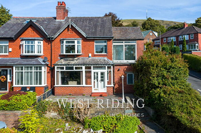 4 Bedroom Semi Detached House For Sale In Oldham Road, Grasscroft, Saddleworth, OL4