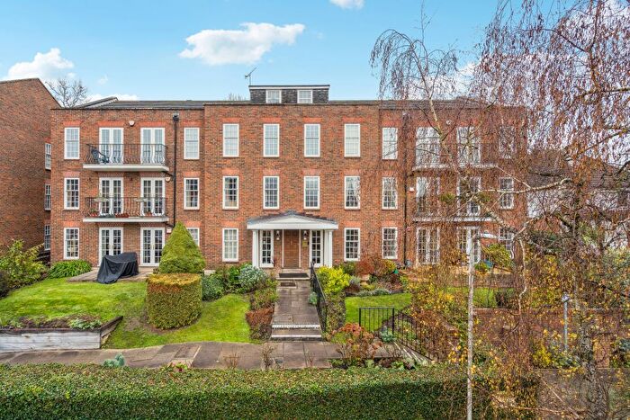 3 Bedroom Flat For Sale In Ashurst Close, Northwood, HA6