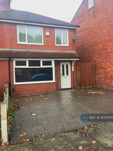 3 Bedroom Semi-Detached House To Rent In Old Clough Lane, Worsley, Manchester, M28