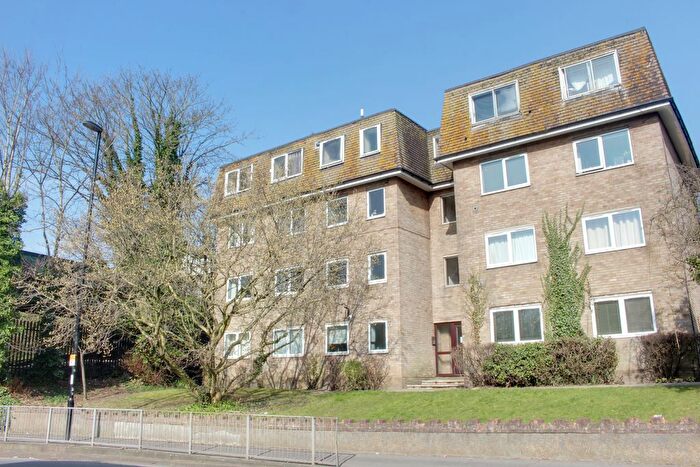 2 Bedroom Flat To Rent In South Park Hill Road, South Croydon, CR2