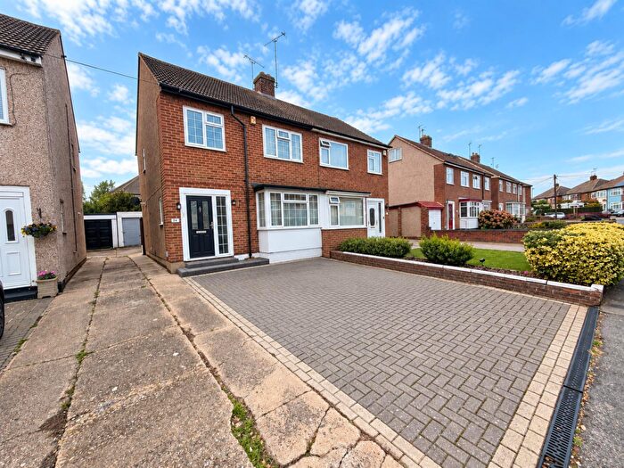 3 Bedroom Semi-Detached House To Rent In Prospect Avenue, Stanford-le-hope, SS17