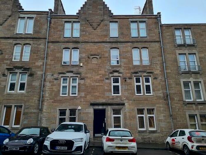 2 Bedroom Flat To Rent In Baldovan Terrace, Dundee, DD4