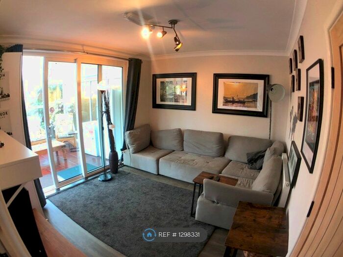 7 Bedroom Semi-Detached House To Rent In Stanshaw Close, Bristol BS16