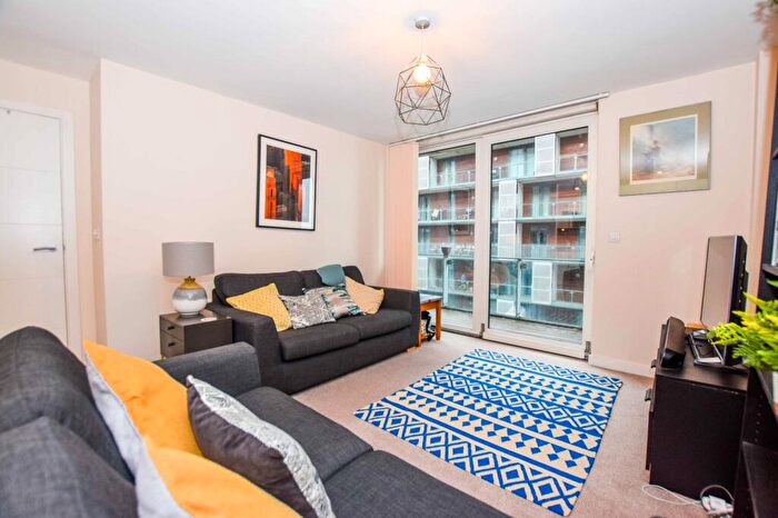 2 Bedroom Flat To Rent In Spectrum, Blackfriars Road, Salford, Manchester, M3