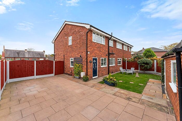 4 Bedroom Semi Detached House For Sale In Hayfield Avenue, Tyldesley, Manchester, M29