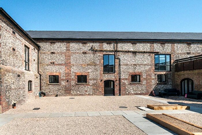 3 Bedroom Barn Conversion For Sale In The Barns, Bunkers Lane, Hemel Hempstead, Hertfordshire, HP3