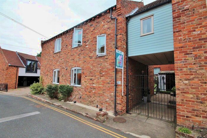 2 Bedroom Semi-Detached House To Rent In Rythergate Court, Cawood, Selby, YO8