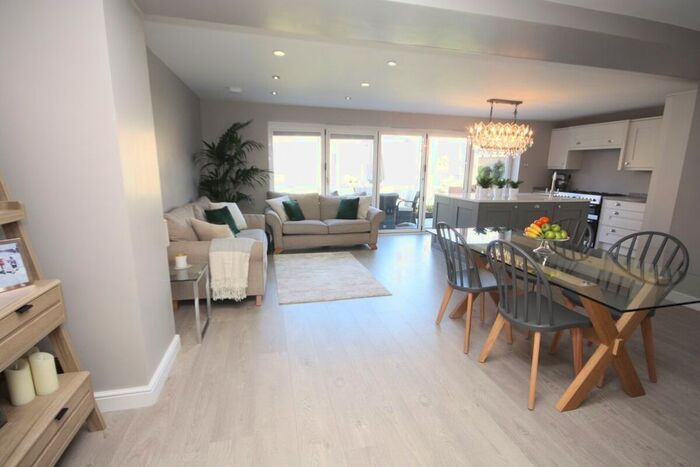 4 Bedroom Detached House For Sale In Farndale Drive, Guisborough TS14