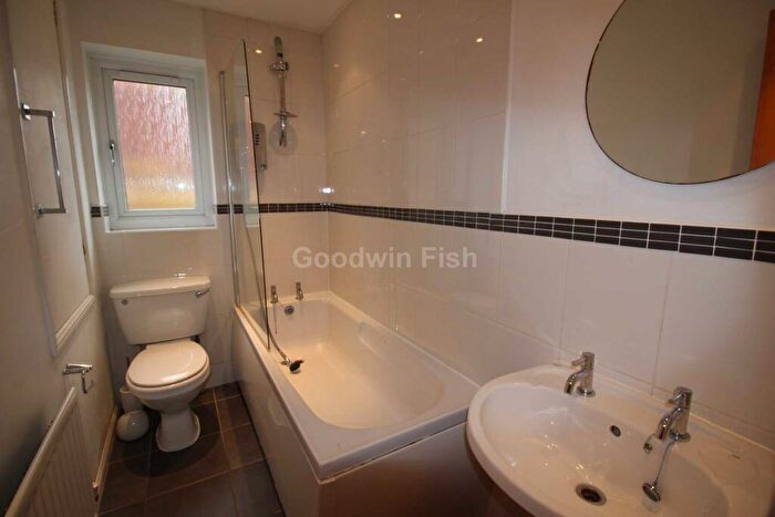 2 Bedroom End Of Terrace House To Rent In Brocade Close, Trinity Riverside, M3