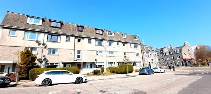3 Bedroom Flat To Rent In Gray Street, Aberdeen, AB10