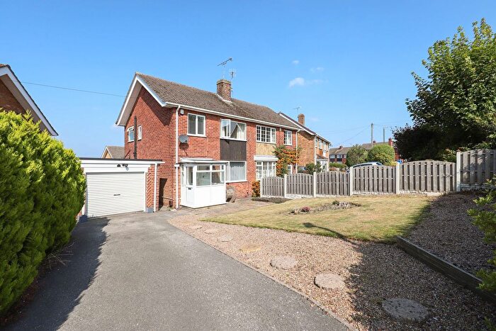 3 Bedroom Semi-detached House To Rent In Ling Road, Walton, S40