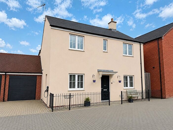 4 Bedroom Detached House To Rent In Spindle Mews, Buckingham, MK18