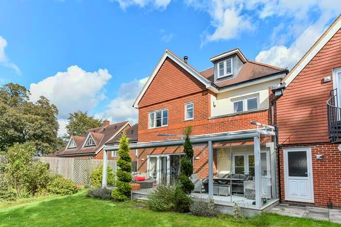 5 Bedroom End Of Terrace House To Rent In Pitt Rivers Close, Guildford, GU1