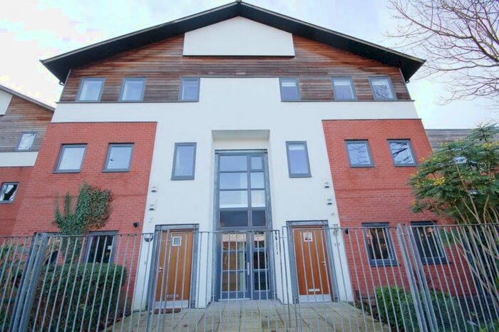 2 Bedroom Apartment To Rent In Cavendish Road, Didsbury, M20