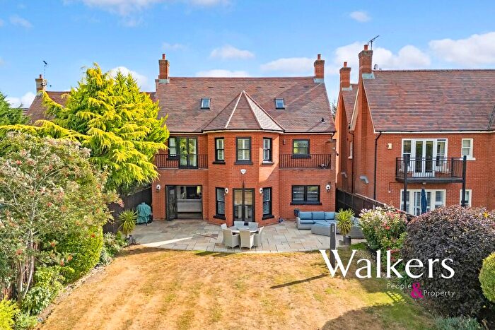 5 Bedroom Detached House For Sale In Noak Hill Road, Billericay, CM12