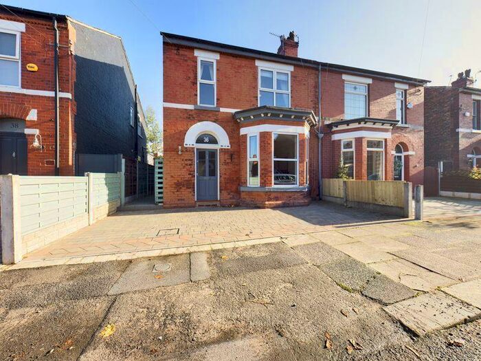 3 Bedroom Semi-Detached House To Rent In Whitelake Avenue, Flixton, Trafford, M41