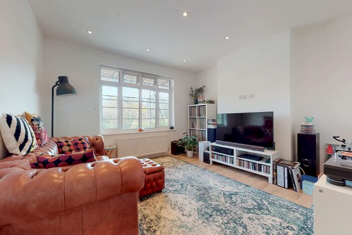 2 Bedroom Flat To Rent In Risborough Close, Muswell Hill, N10