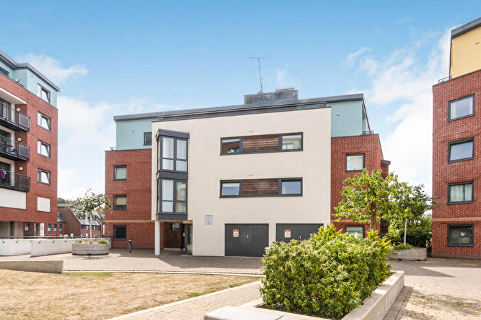 2 Bedroom Flat To Rent In Southwell Park Road, Camberley, Surrey, GU15