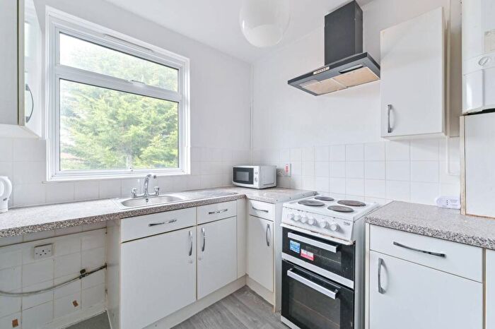 1 Bedroom Flat For Sale In Grove Lane, Camberwell, London, SE5
