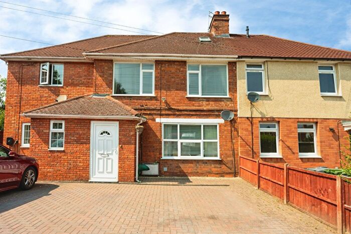 3 Bedroom Terraced House For Sale In Church Road, Worcester, WR3