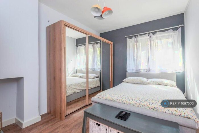 1 Bedroom Flat To Rent In Malcolm Road, London, E1