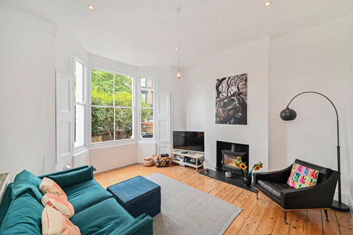 5 Bedroom Semi-Detached House For Sale In Lauriston Road, Victoria Park Village, E9