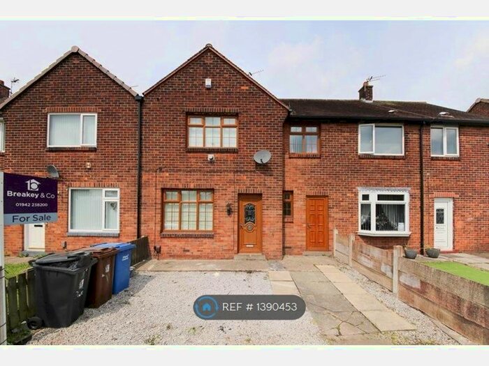 3 Bedroom Terraced House To Rent In Kitt Green Road, Wigan, WN5