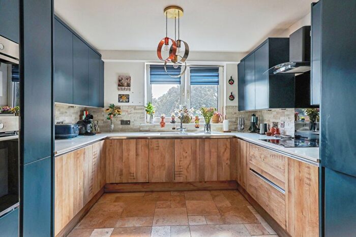 3 Bedroom Flat For Sale In Manor Road, Bournemouth, BH1