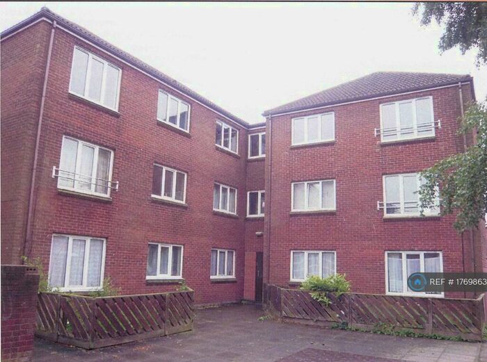 2 Bedroom Flat To Rent In Halton Close, Lincoln, LN6