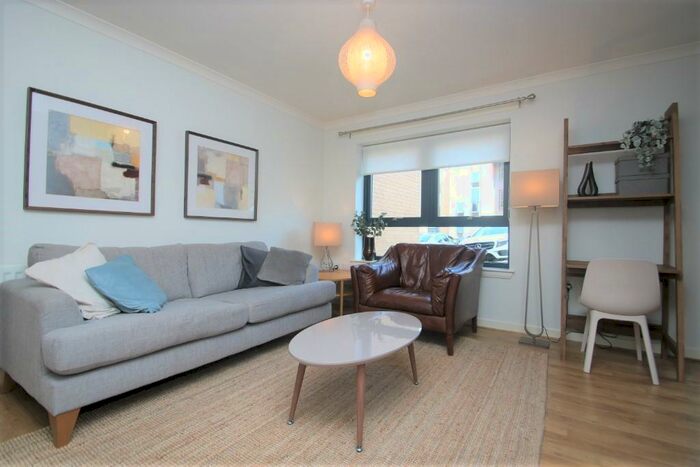 2 Bedroom Flat To Rent In Oban Drive, North Kelvinside, Glasgow, G20