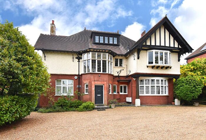 2 Bedroom Flat For Sale In Bromley Road, Shortlands, Bromley, Kent, BR2