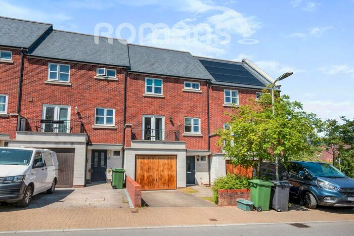 4 Bedroom Town House To Rent In Peggs Way, Basingstoke, RG24